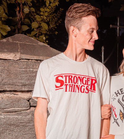 STRONGER THINGS- TEE